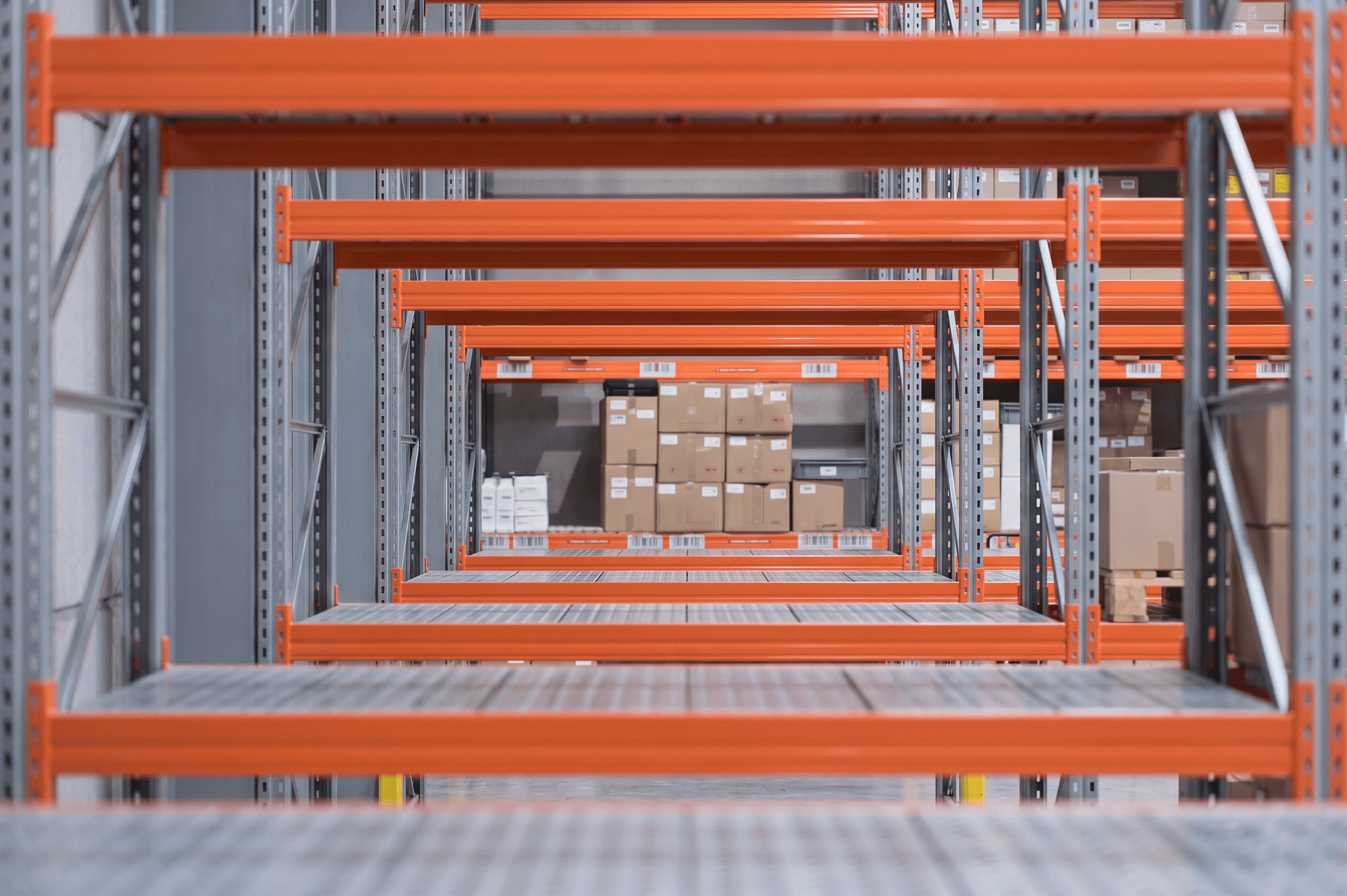 rayonor_web_photo_stockage_palette_rack_structure_industrielle_hero_v01.png
